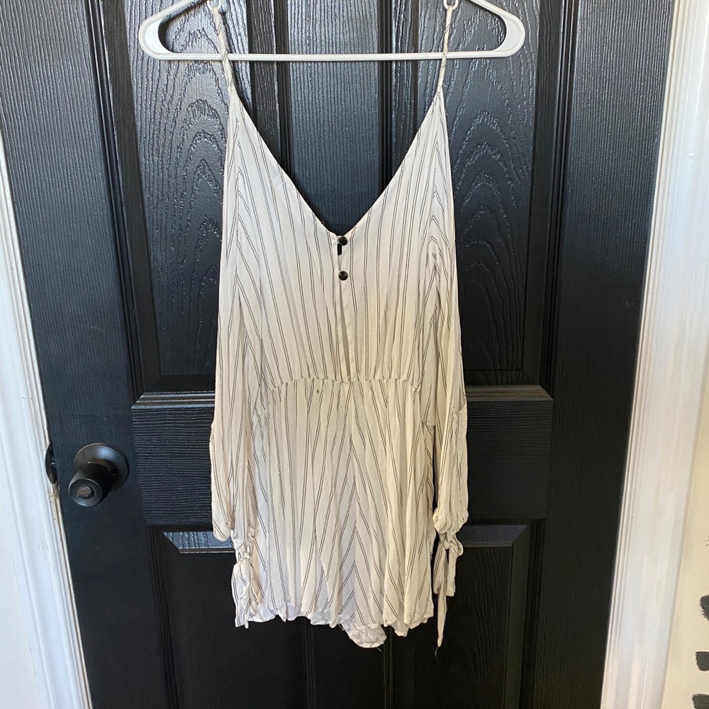 Romper - Picture 3 of 4